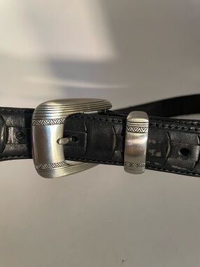 Black Leather Men’s Belt with Silver Decorative Buckle Woven